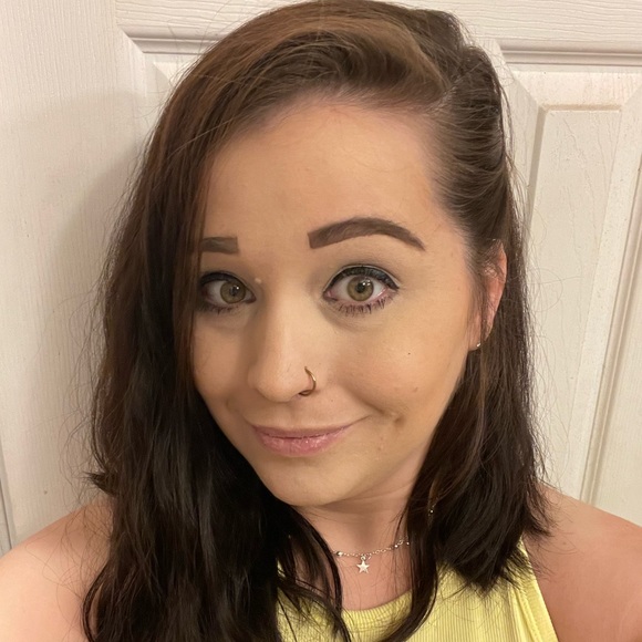 Meet your Posher, Alicia - Picture 1 of 1